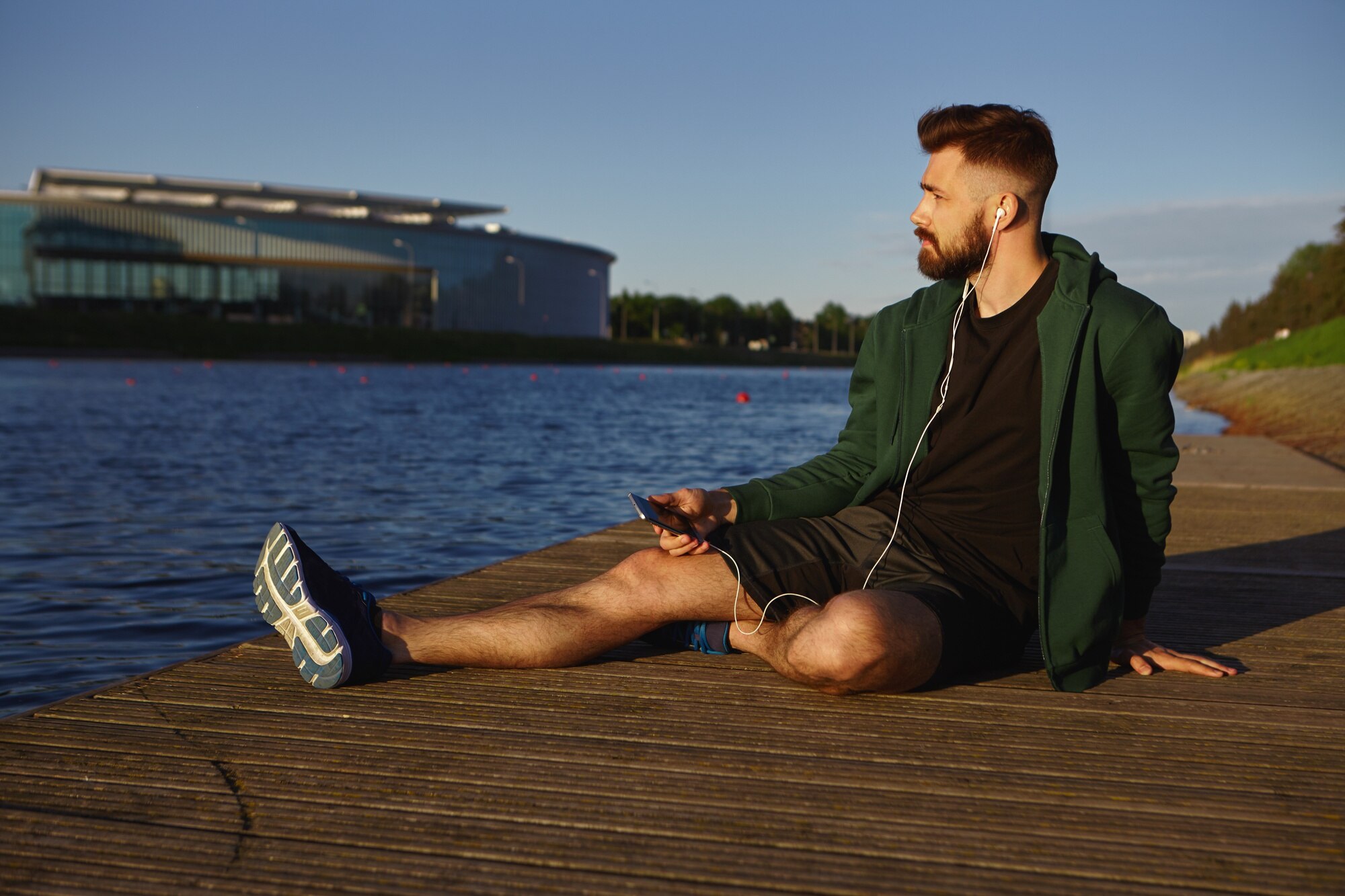 Actividad al aire libre como parte de hábitos de bienestar masculino